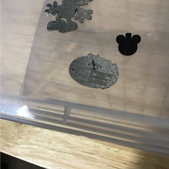 VTG Disney Park 2 Mickey Mouse Pin Trading Authentic Original Pin 2 Hidden Pins - Picture 3 of 7